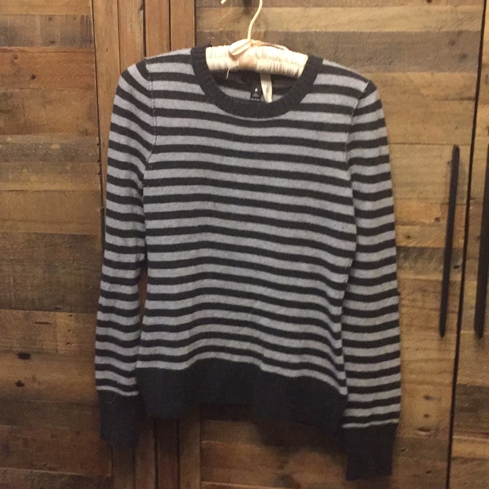 EUC Aqua 100% Cashmere Sweater - Sz S